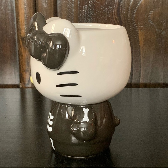HTF - Hello Kitty Skeleton 20oz Figural Halloween Mug - Picture 6 of 14